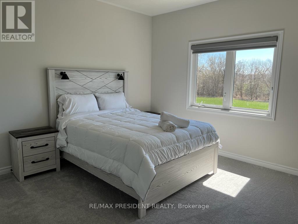 124 Kirby Avenue, Collingwood, Ontario  L9Y 4C5 - Photo 16 - S12413473