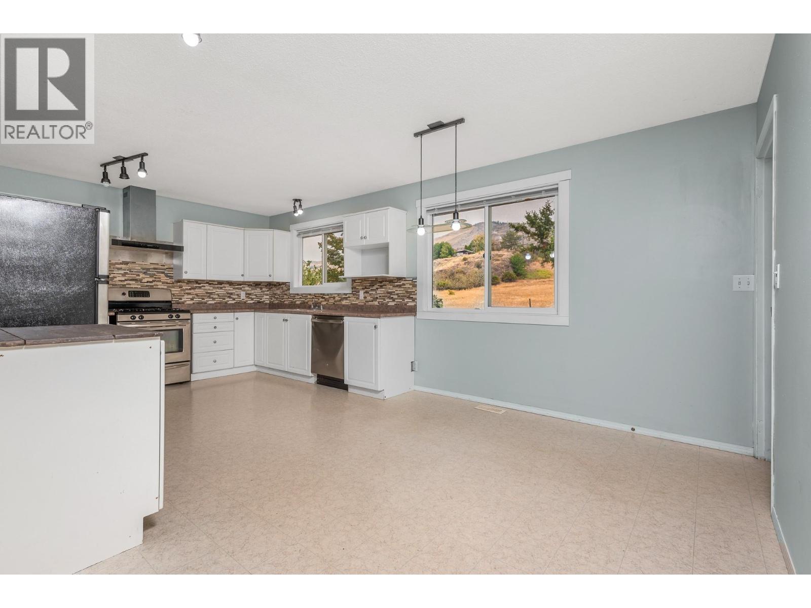 6639 Topaz Road, Vernon, British Columbia  V1H 1N8 - Photo 6 - 10362260