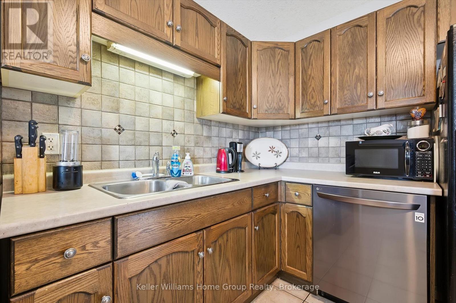 276 Severn Drive, Guelph, Ontario  N1E 0E8 - Photo 14 - X12413648