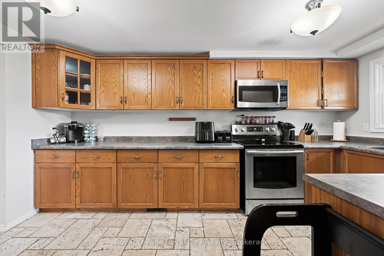 Property at 16 - 129 VICTORIA ROAD N image 3