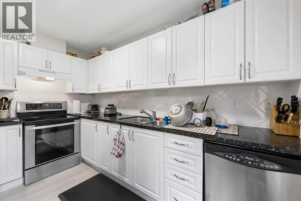 27 Cedarwood Lane Sw, Calgary, Alberta  T2W 6J3 - Photo 13 - A2255067