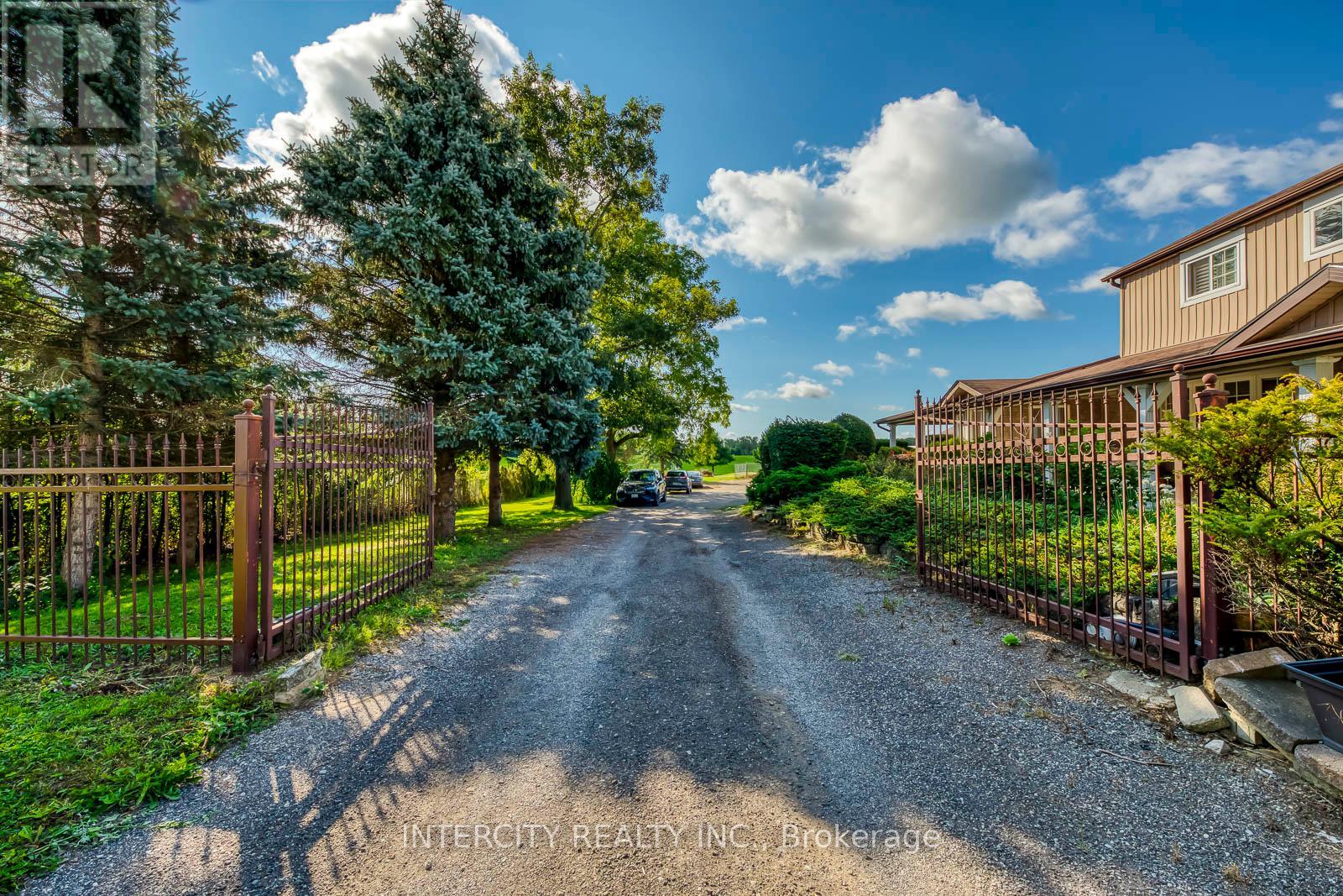 2764 Governors Road, Hamilton, Ontario  L0R 1T0 - Photo 6 - X12413063