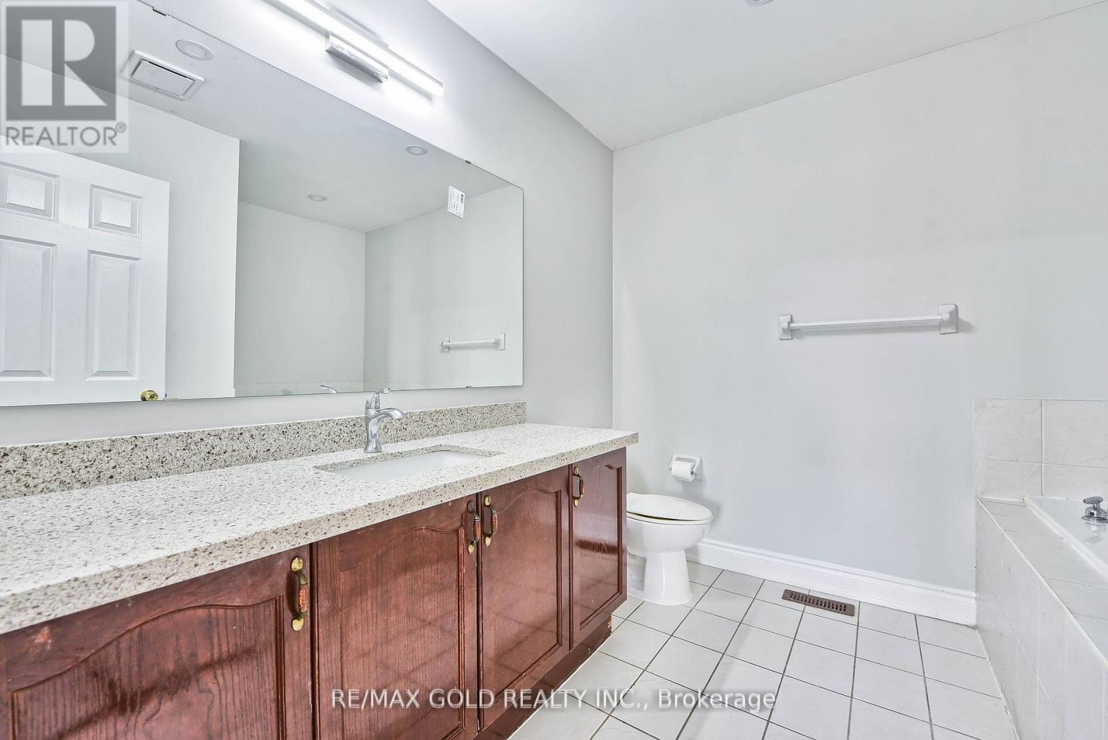 3716 Partition Road, Mississauga (Lisgar), Ontario  L5N 8P4 - Photo 18 - W12413479