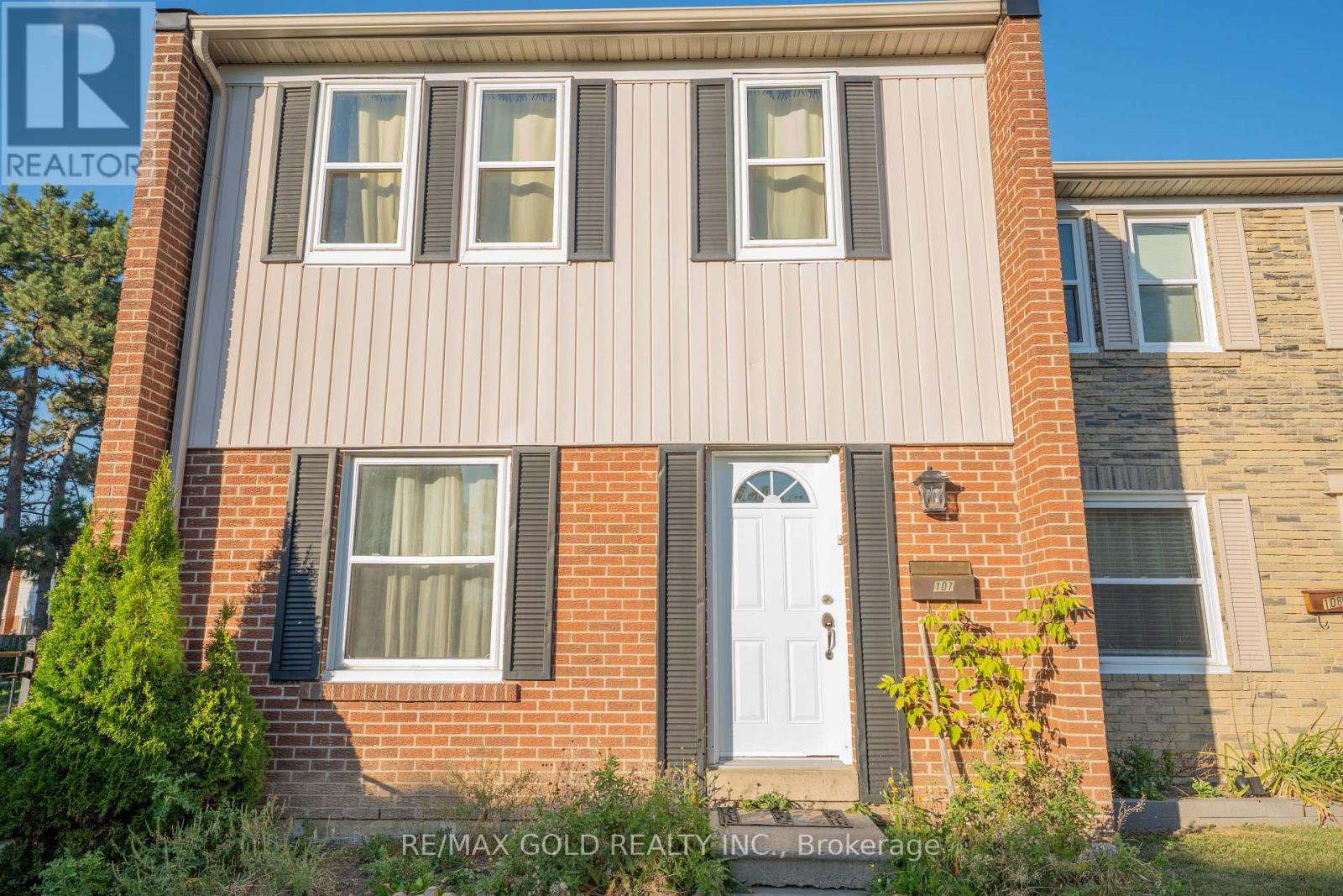 107 - 900 Central Park Drive, Brampton, Ontario  L6S 3J6 - Photo 1 - W12413499