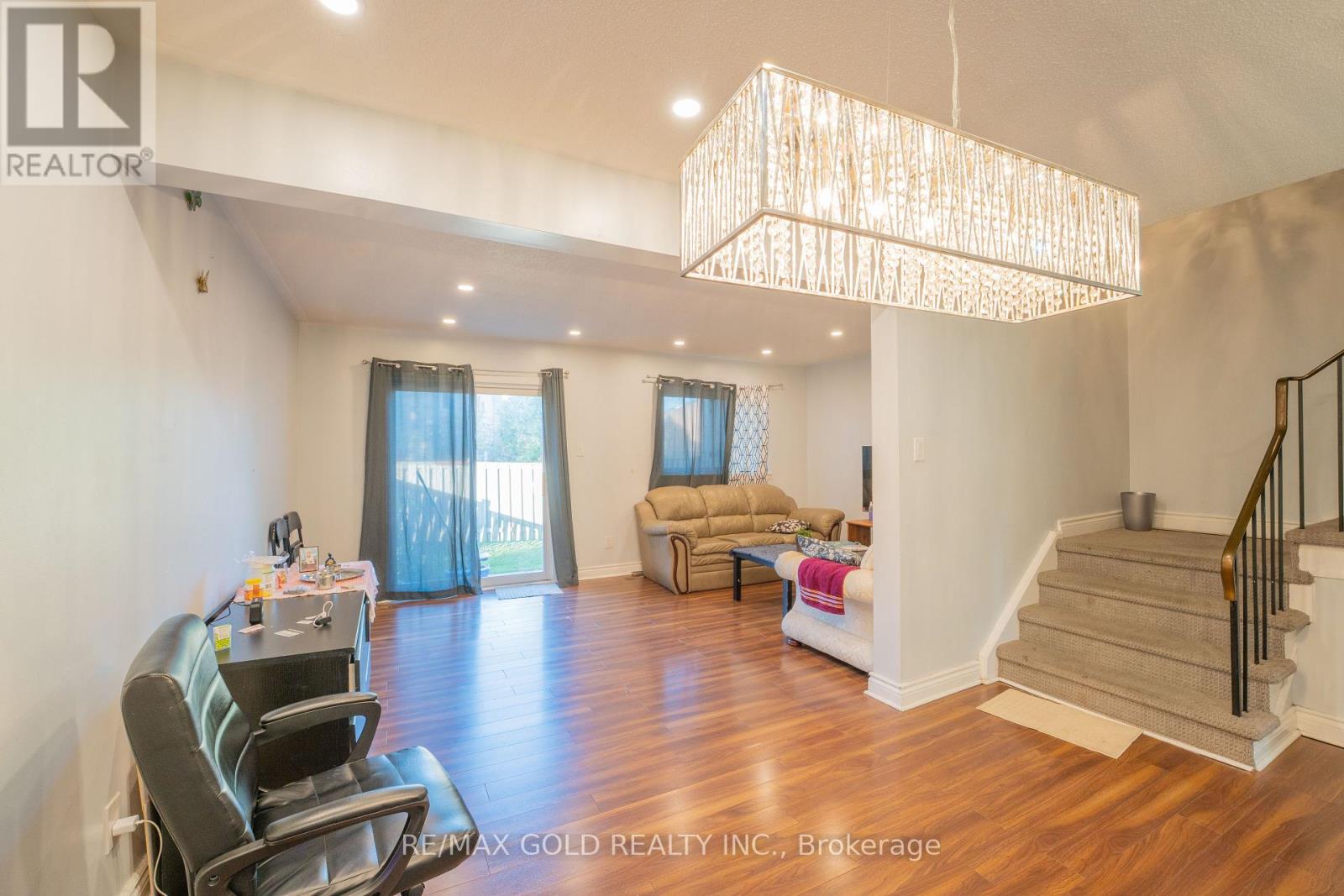 107 - 900 Central Park Drive, Brampton, Ontario  L6S 3J6 - Photo 13 - W12413499