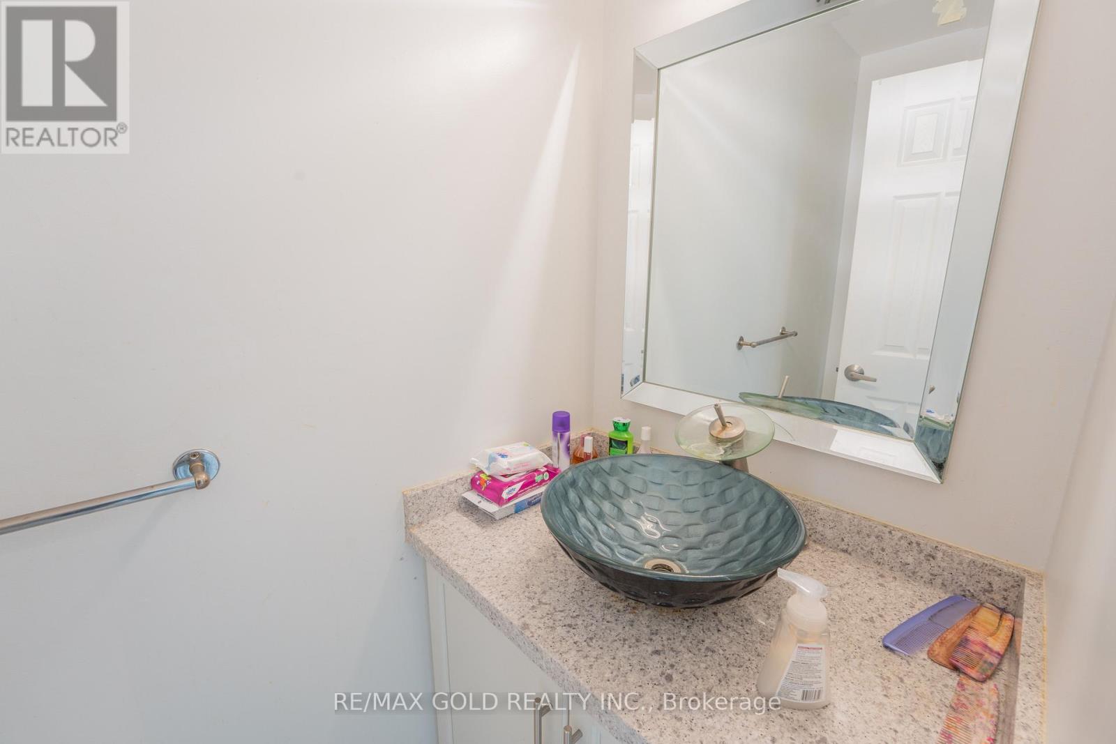 107 - 900 Central Park Drive, Brampton, Ontario  L6S 3J6 - Photo 17 - W12413499