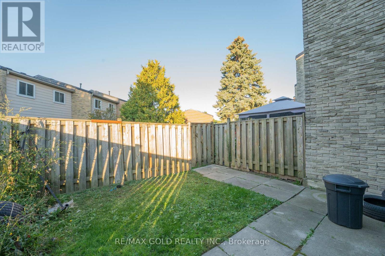 107 - 900 Central Park Drive, Brampton, Ontario  L6S 3J6 - Photo 29 - W12413499