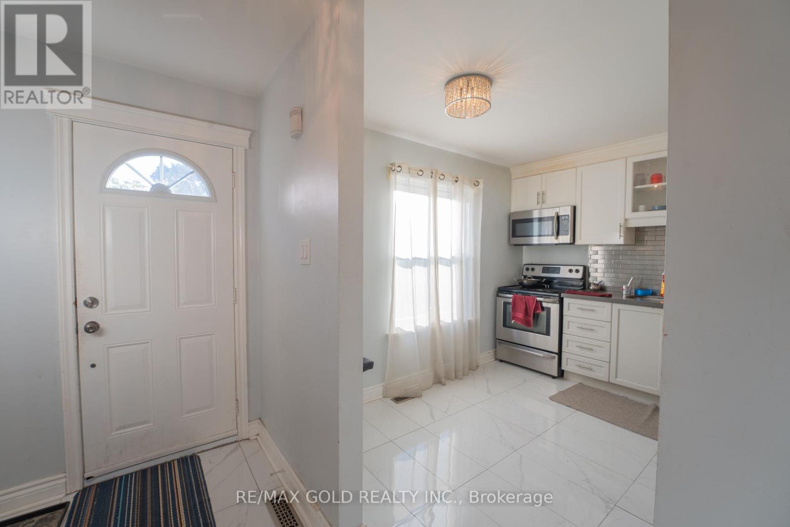 107 - 900 Central Park Drive, Brampton, Ontario  L6S 3J6 - Photo 7 - W12413499