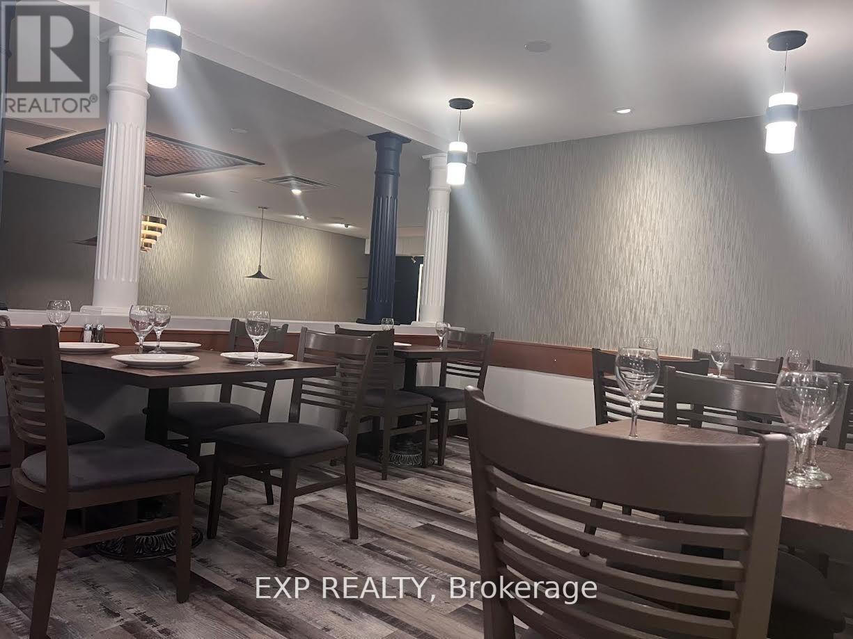 148 Queen Street E, Brampton, Ontario  L6V 1B2 - Photo 11 - W12413507