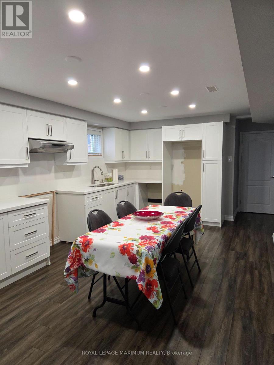 44 Flagstick Court, Toronto, Ontario  M3J 3B8 - Photo 24 - W12413508