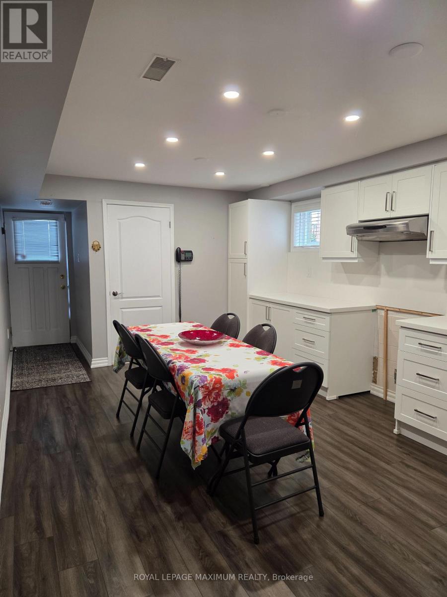 44 Flagstick Court, Toronto, Ontario  M3J 3B8 - Photo 25 - W12413508