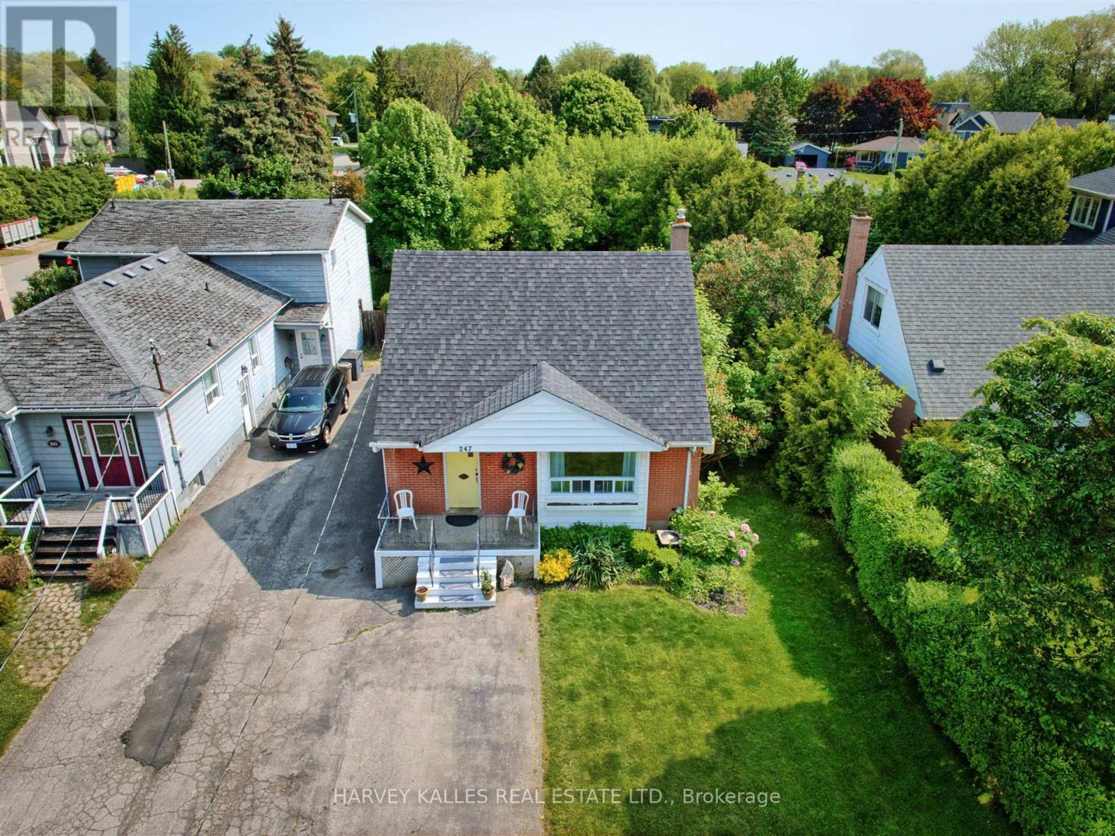 247 JENNINGS CRESCENT, Oakville, Ontario