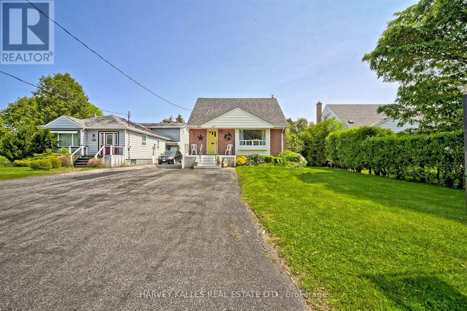 247 Jennings Crescent, Oakville, Ontario  L6L 1W2 - Photo 11 - W12413521