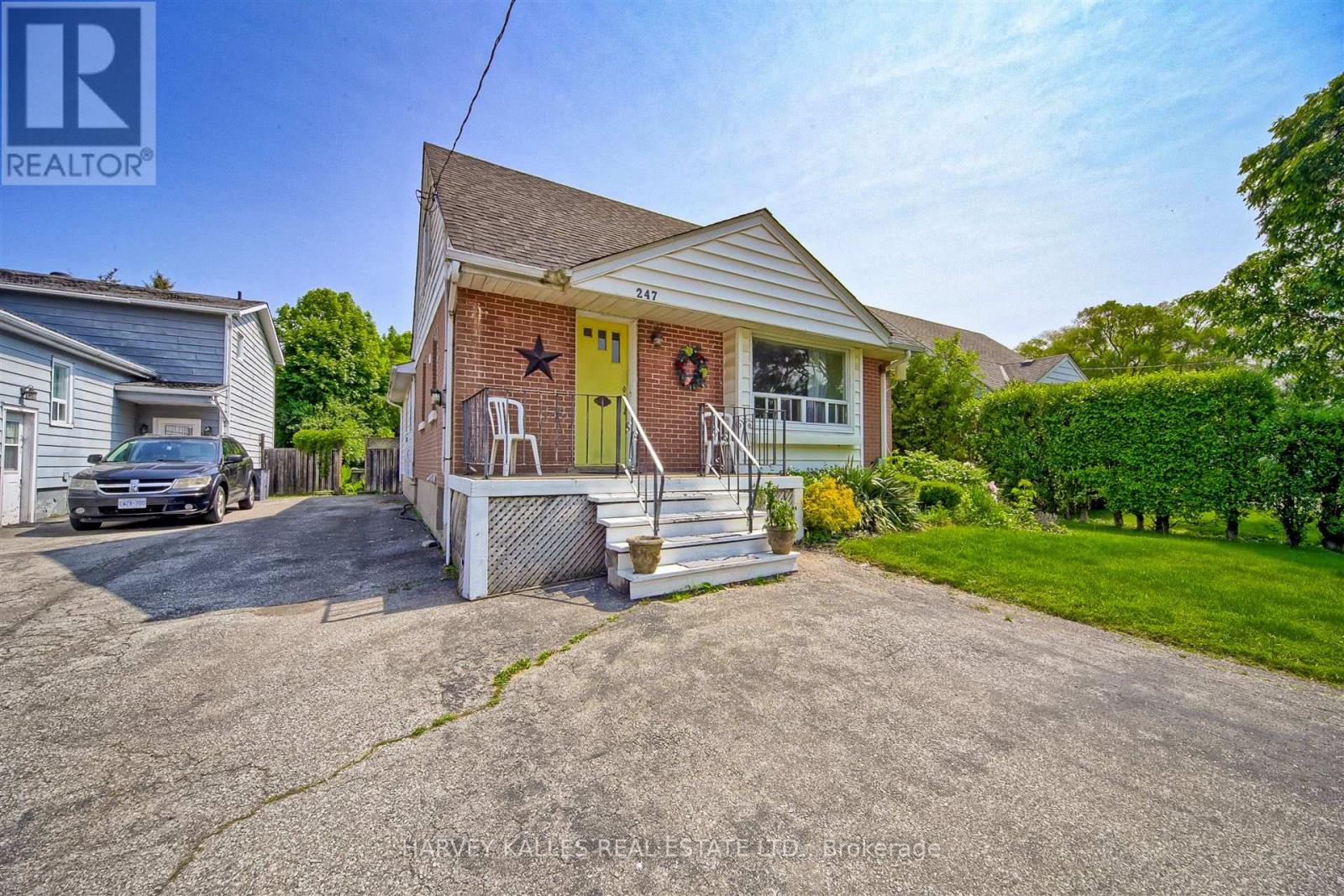 247 Jennings Crescent, Oakville, Ontario  L6L 1W2 - Photo 12 - W12413521