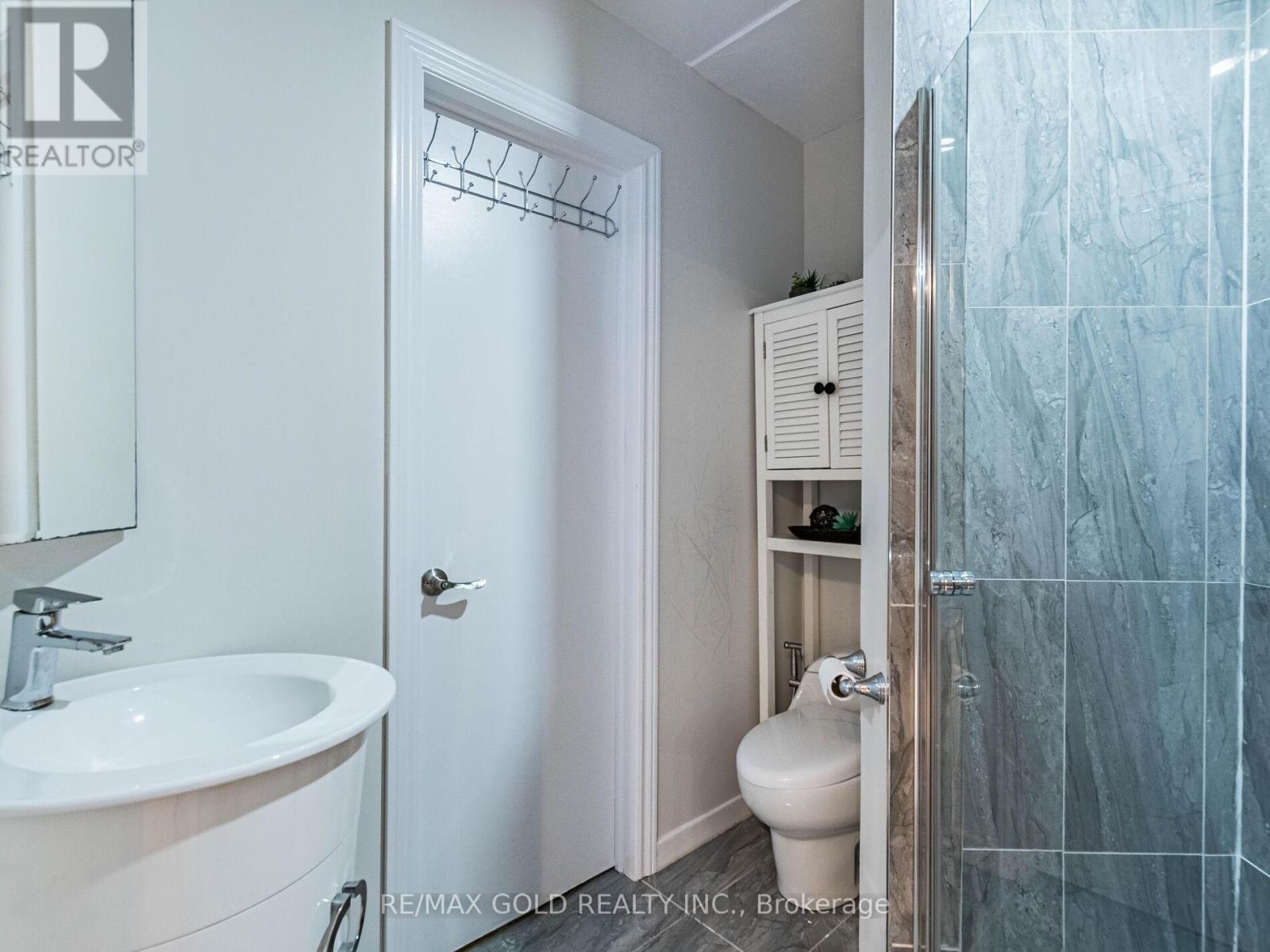30 Longbourne Crescent, Brampton, Ontario  L6S 2R9 - Photo 19 - W12413553