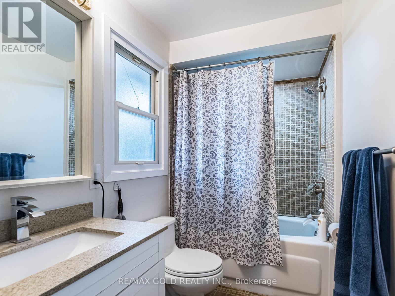 30 Longbourne Crescent, Brampton, Ontario  L6S 2R9 - Photo 22 - W12413553
