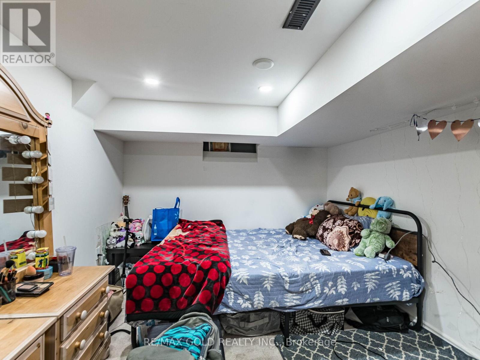 30 Longbourne Crescent, Brampton, Ontario  L6S 2R9 - Photo 28 - W12413553