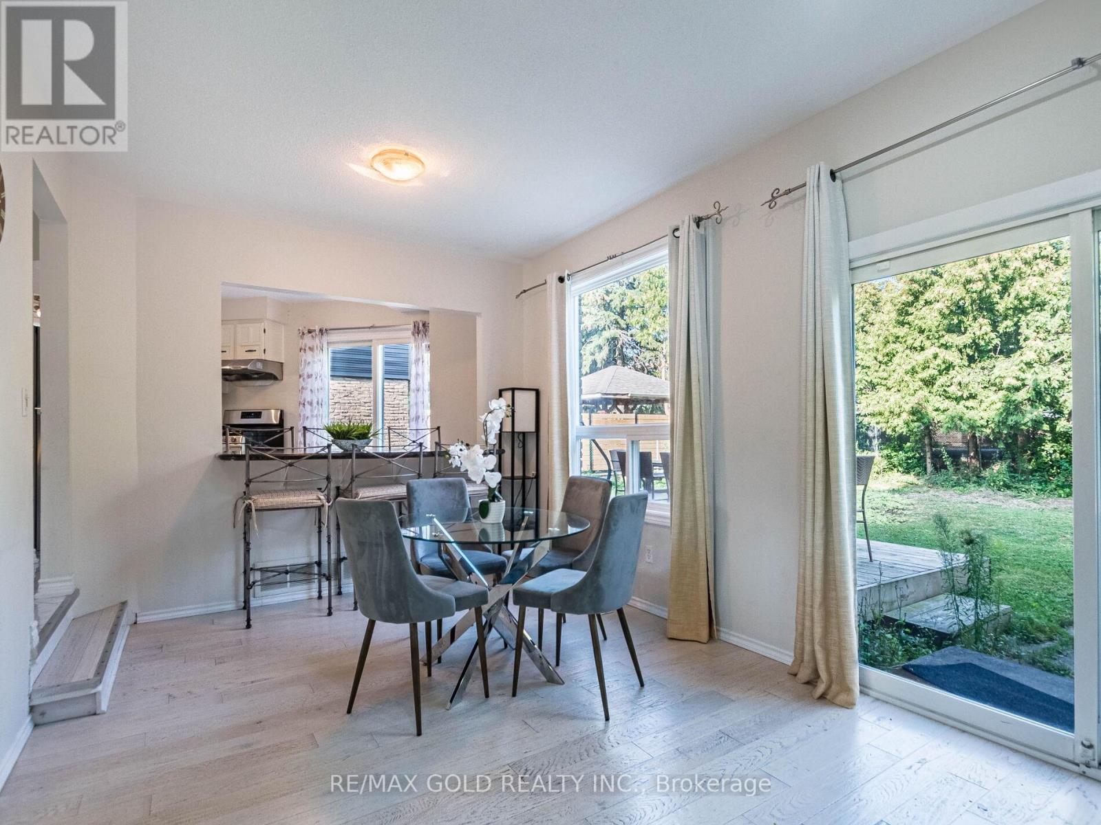 30 Longbourne Crescent, Brampton, Ontario  L6S 2R9 - Photo 8 - W12413553