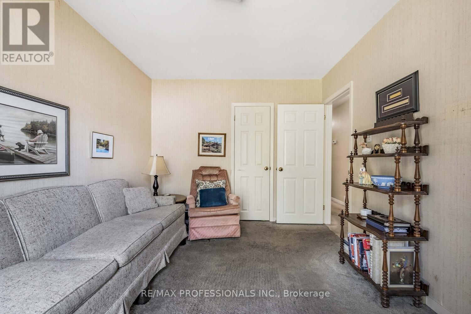 6 Joshua Avenue, Toronto, Ontario  M9W 4T6 - Photo 12 - W12413561