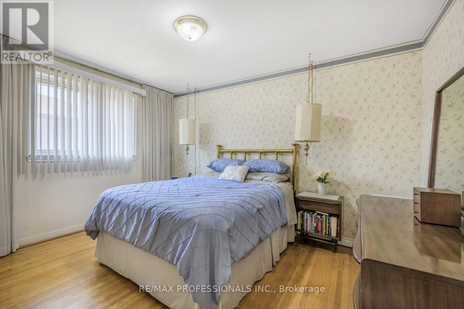 6 Joshua Avenue, Toronto, Ontario  M9W 4T6 - Photo 17 - W12413561