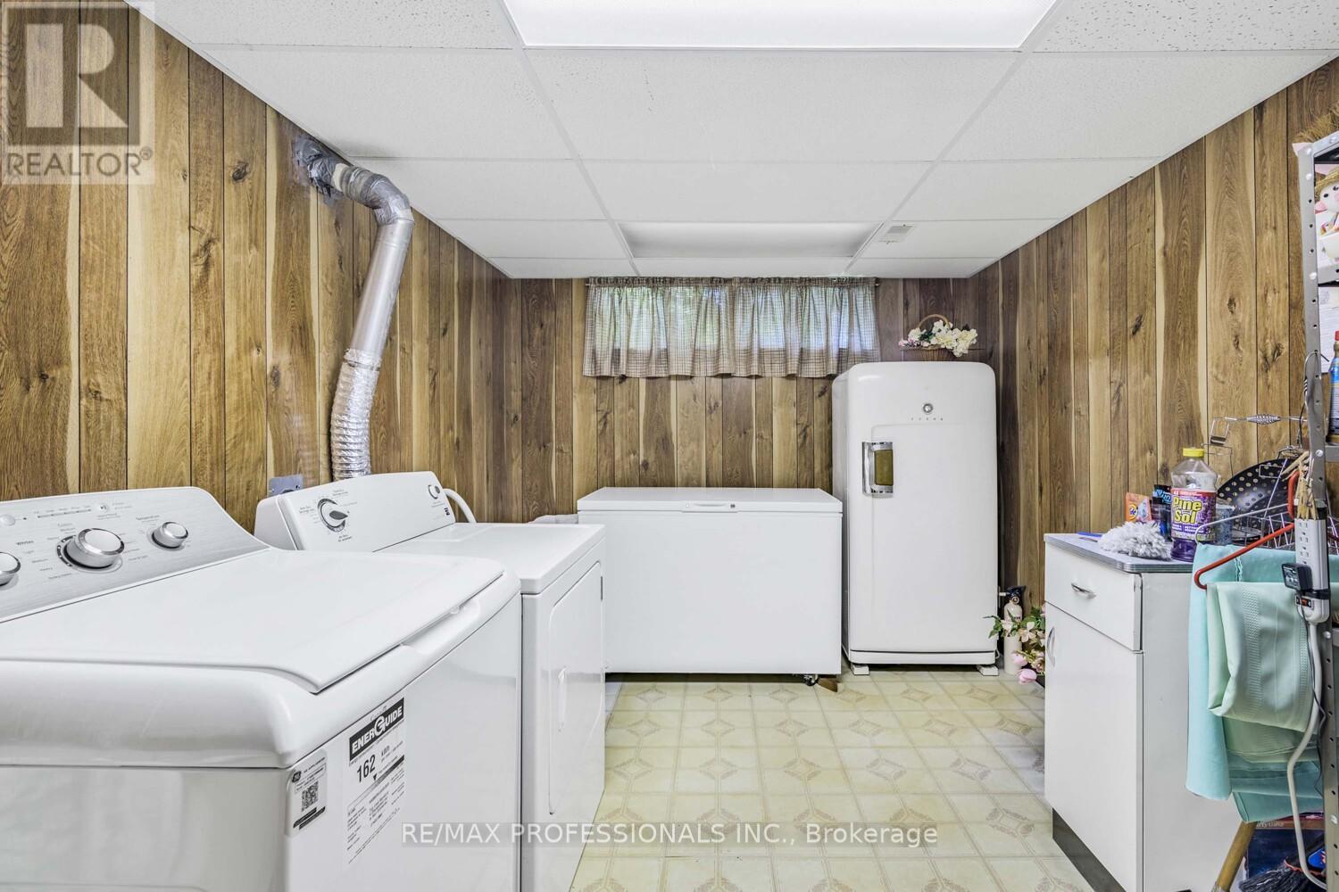 6 Joshua Avenue, Toronto, Ontario  M9W 4T6 - Photo 30 - W12413561