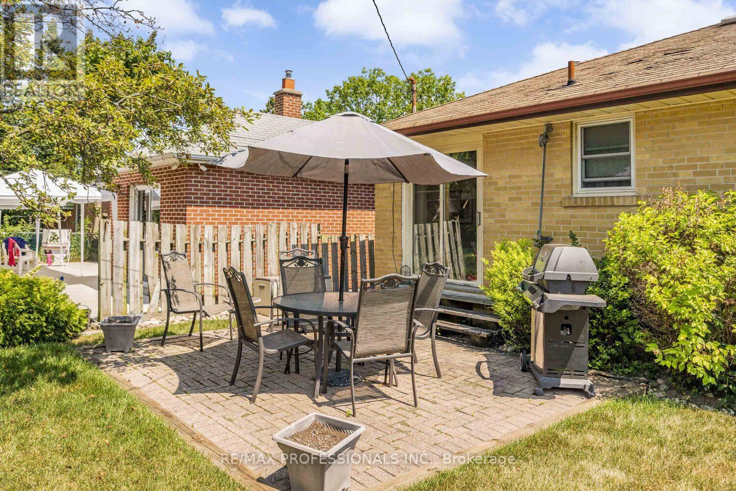 6 Joshua Avenue, Toronto, Ontario  M9W 4T6 - Photo 33 - W12413561