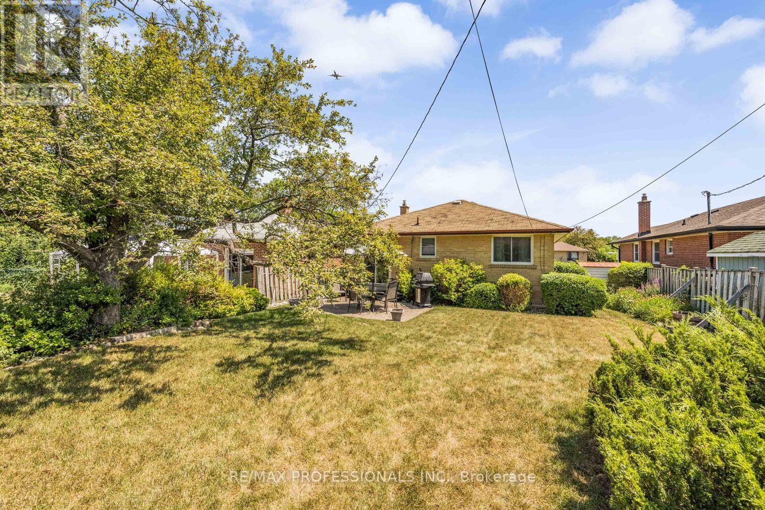 6 Joshua Avenue, Toronto, Ontario  M9W 4T6 - Photo 36 - W12413561