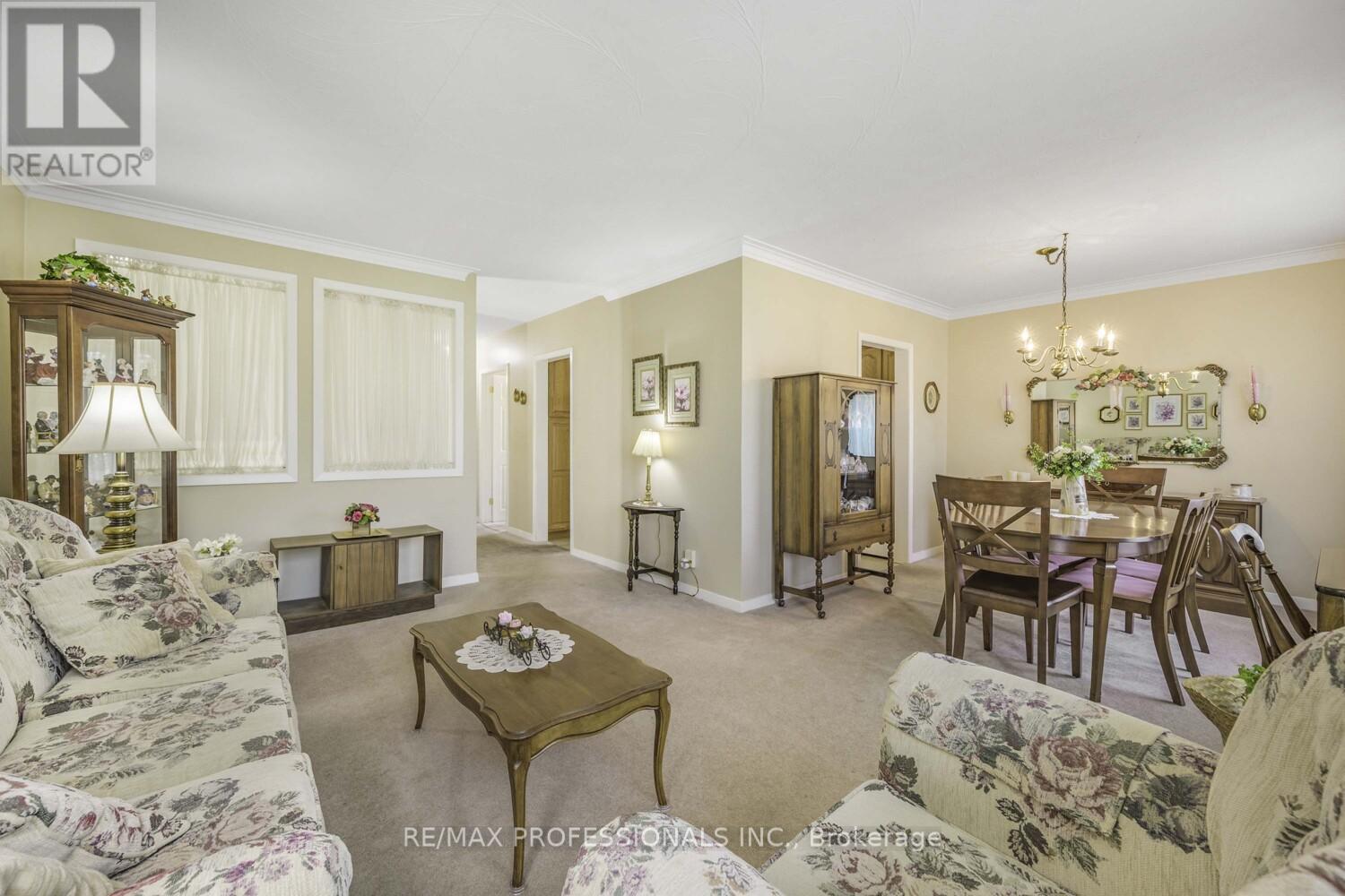 6 Joshua Avenue, Toronto, Ontario  M9W 4T6 - Photo 6 - W12413561