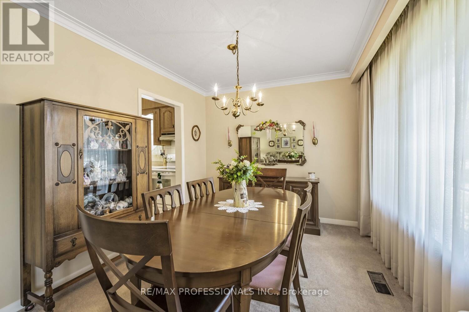 6 Joshua Avenue, Toronto, Ontario  M9W 4T6 - Photo 8 - W12413561