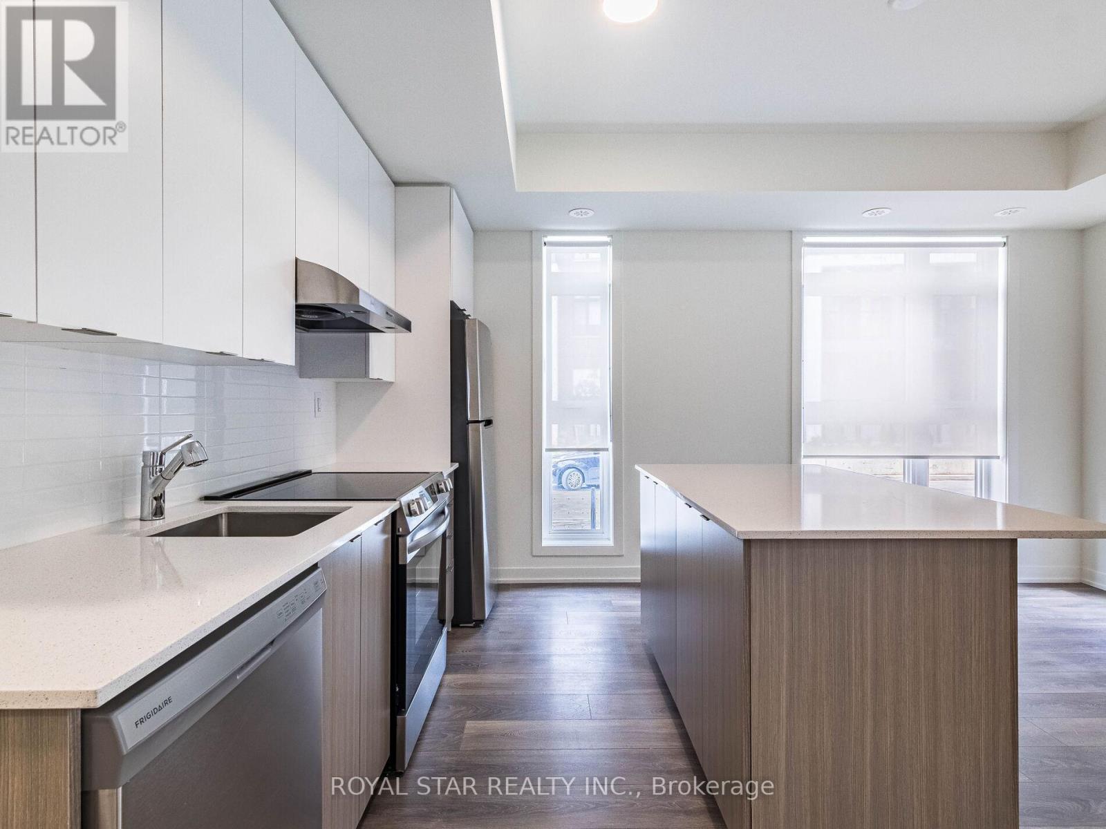 Q-101 - 155 Canon Jackson Drive, Toronto, Ontario  M6M 0E1 - Photo 11 - W12413563