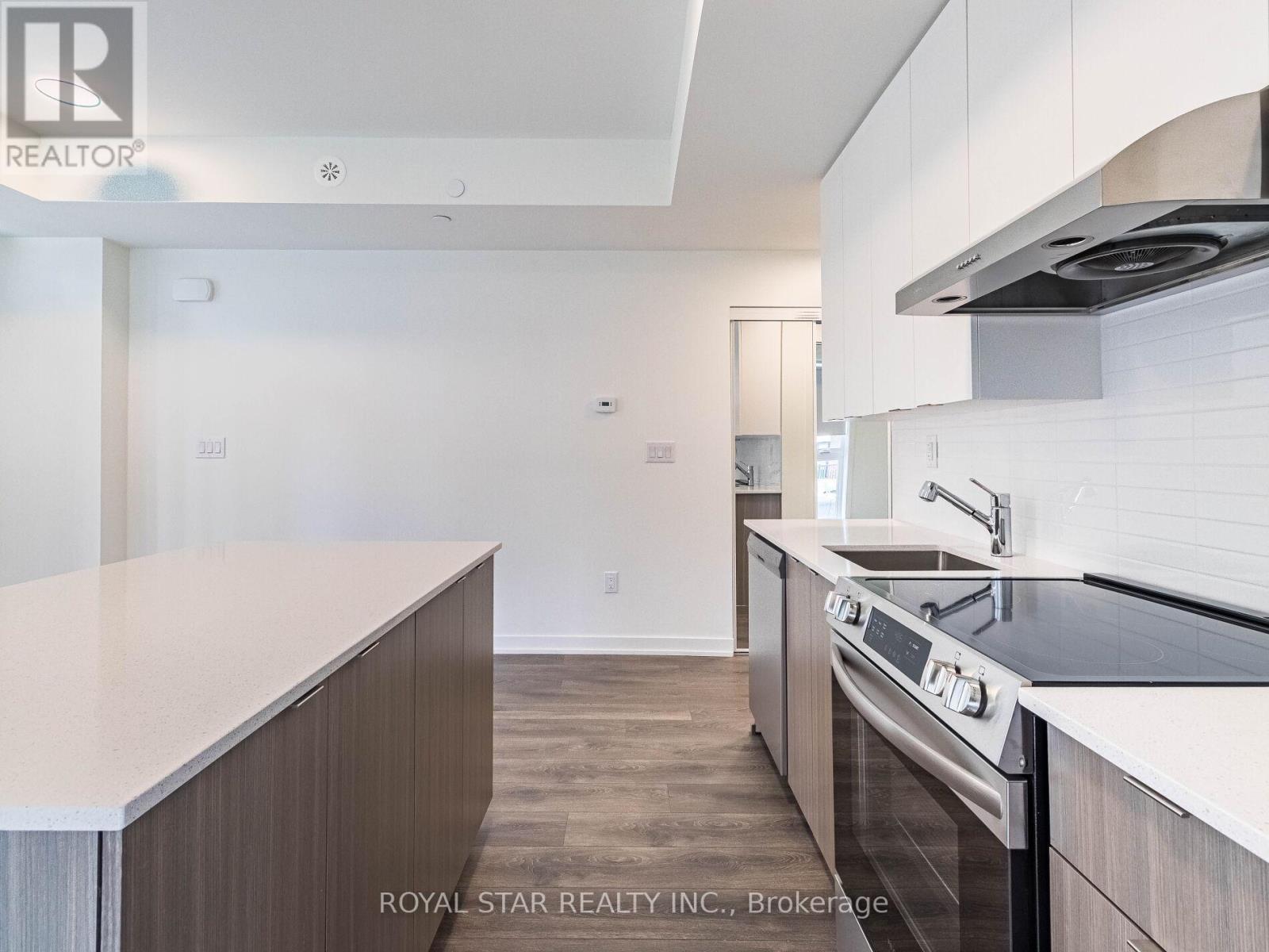 Q-101 - 155 Canon Jackson Drive, Toronto, Ontario  M6M 0E1 - Photo 12 - W12413563