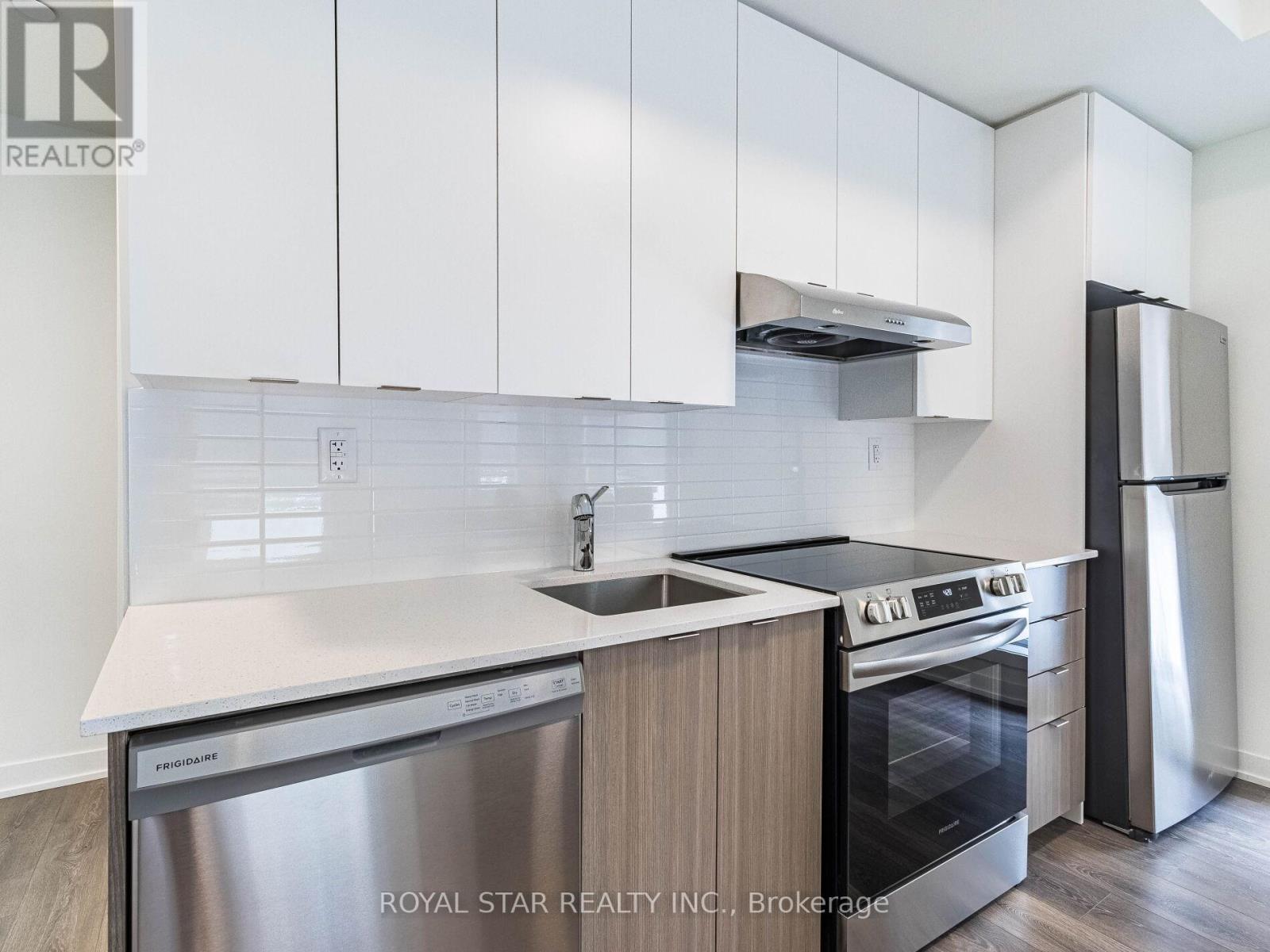 Q-101 - 155 Canon Jackson Drive, Toronto, Ontario  M6M 0E1 - Photo 16 - W12413563