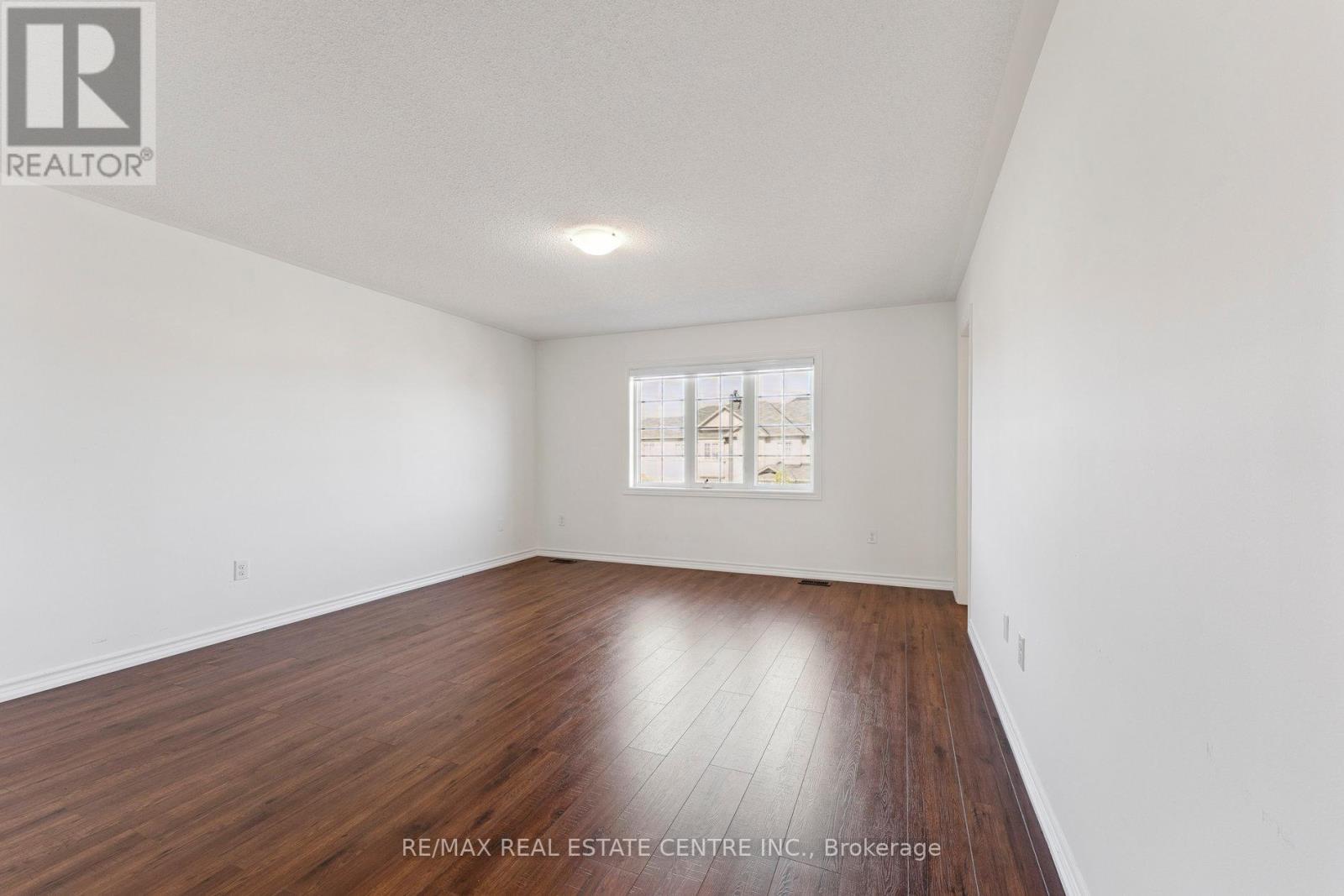 173 Etheridge Avenue, Milton, Ontario  L9E 1J2 - Photo 23 - W12413577