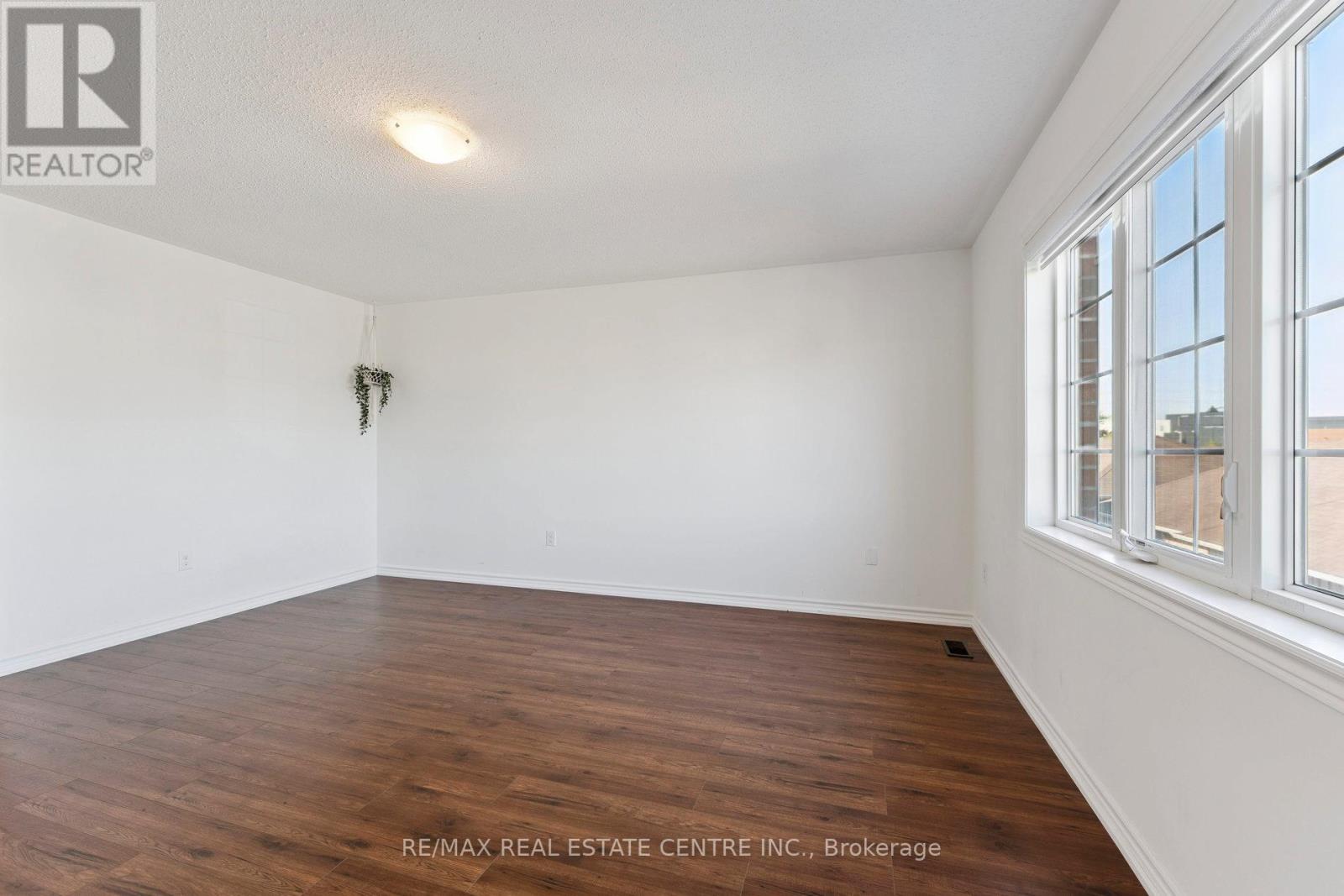173 Etheridge Avenue, Milton, Ontario  L9E 1J2 - Photo 24 - W12413577