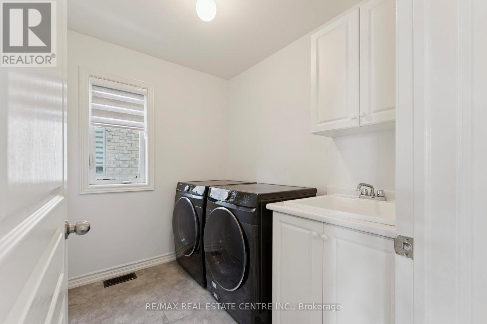 173 Etheridge Avenue, Milton, Ontario  L9E 1J2 - Photo 28 - W12413577