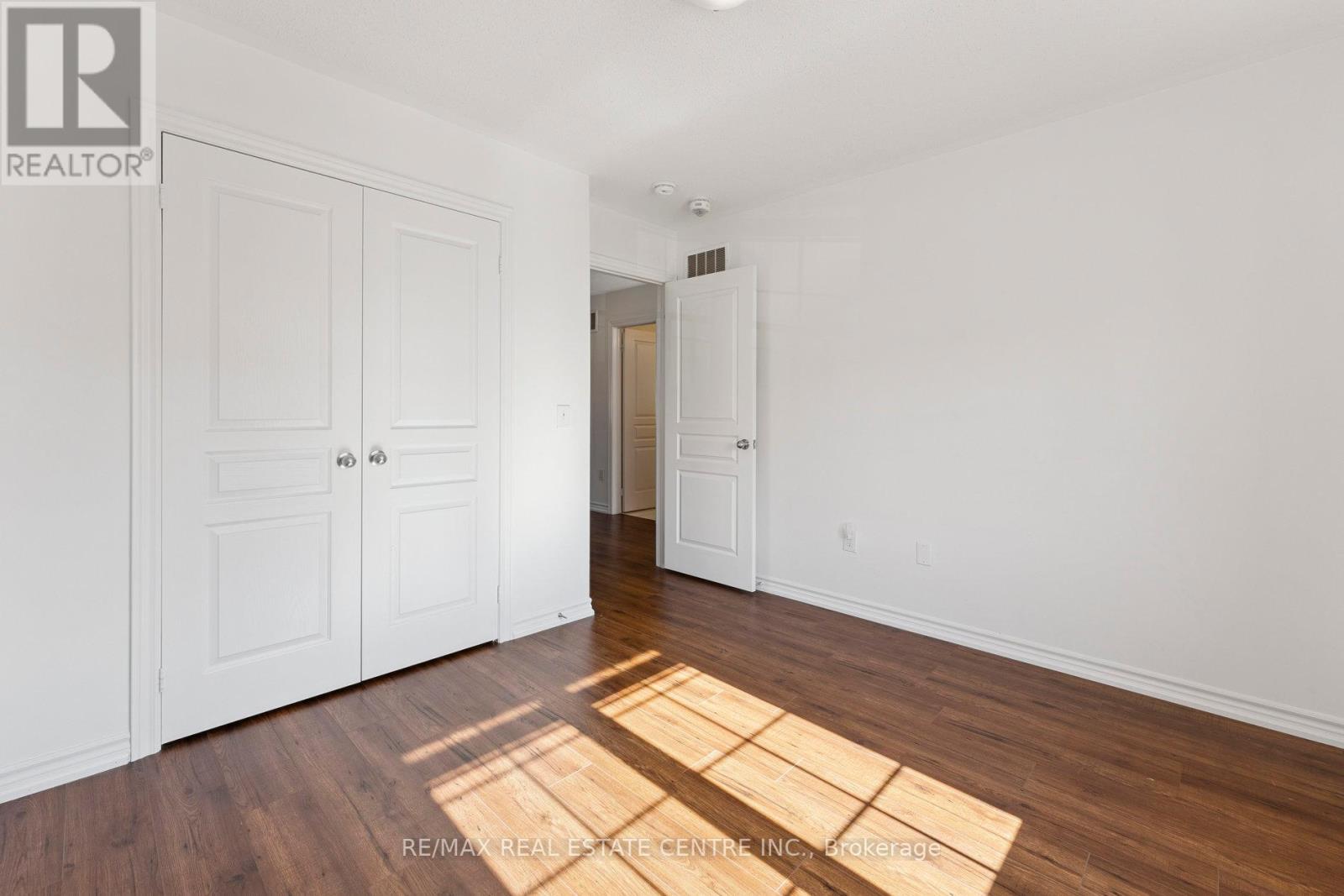173 Etheridge Avenue, Milton, Ontario  L9E 1J2 - Photo 33 - W12413577