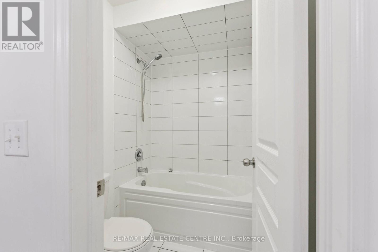 173 Etheridge Avenue, Milton, Ontario  L9E 1J2 - Photo 35 - W12413577