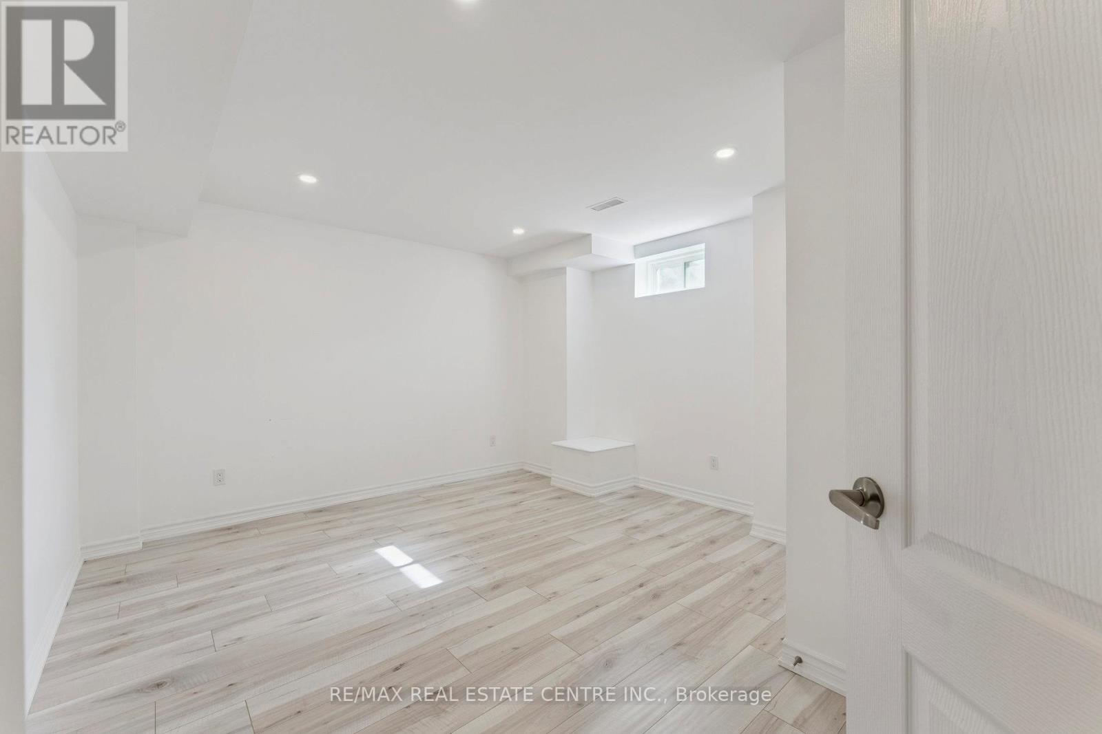 173 Etheridge Avenue, Milton, Ontario  L9E 1J2 - Photo 43 - W12413577