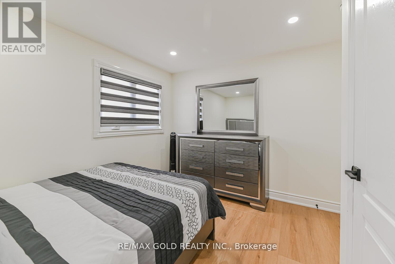 81 Drake Boulevard, Brampton, Ontario  L6T 3L2 - Photo 15 - W12413594