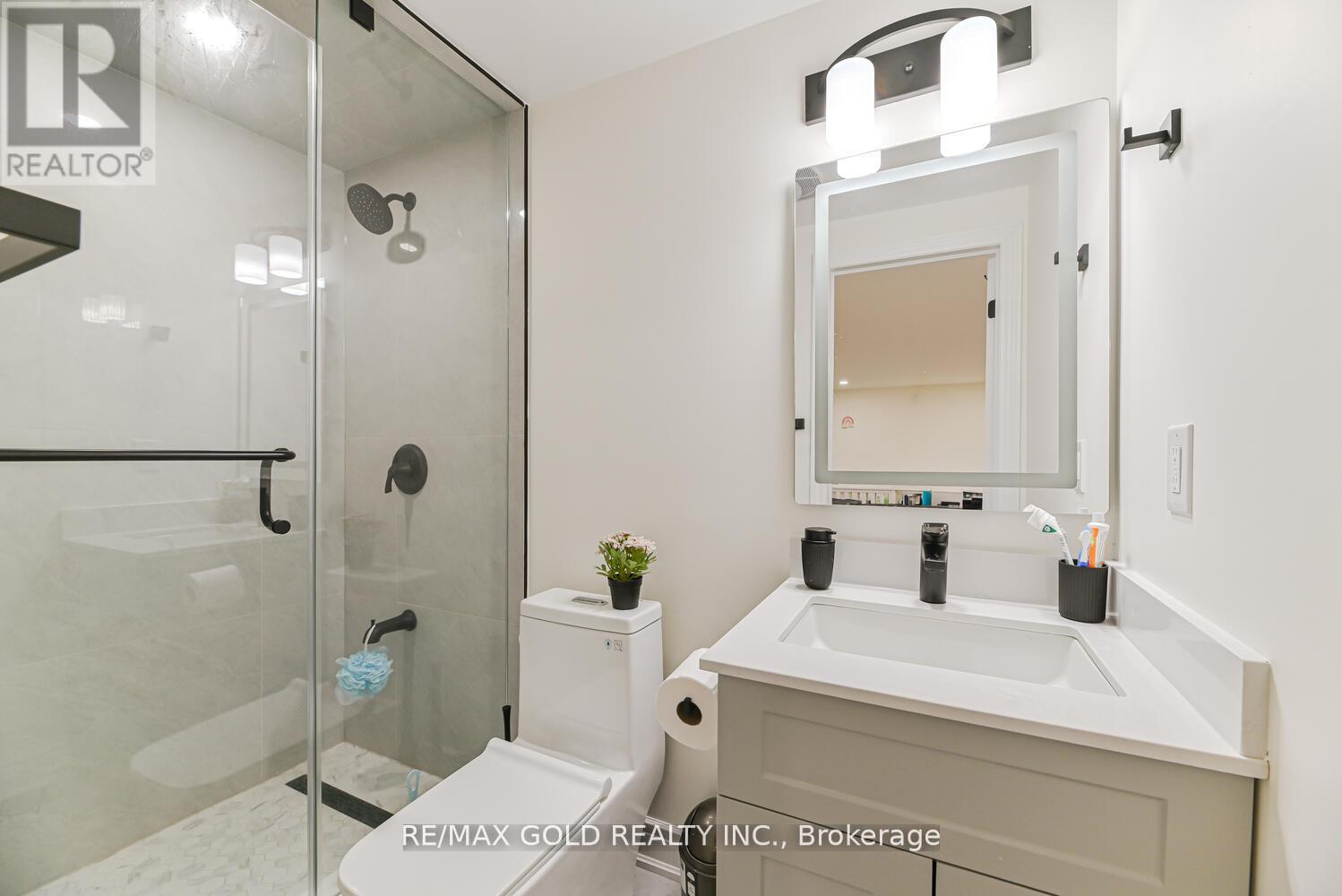 81 Drake Boulevard, Brampton, Ontario  L6T 3L2 - Photo 19 - W12413594