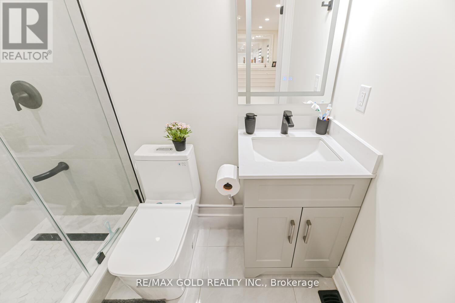 81 Drake Boulevard, Brampton, Ontario  L6T 3L2 - Photo 20 - W12413594