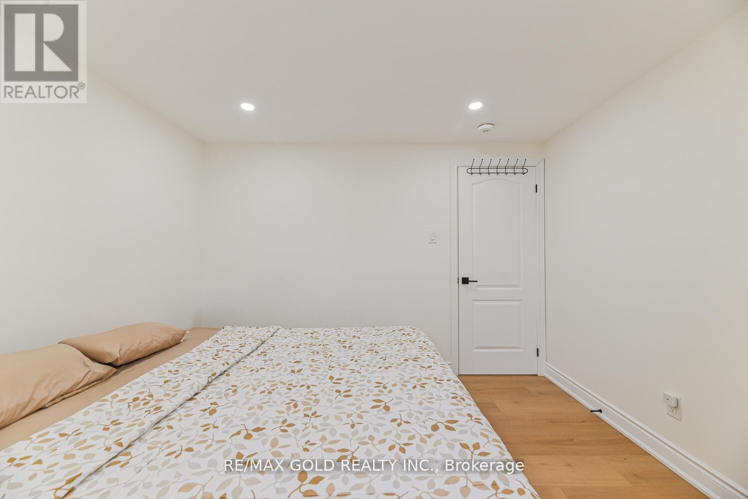 81 Drake Boulevard, Brampton, Ontario  L6T 3L2 - Photo 23 - W12413594