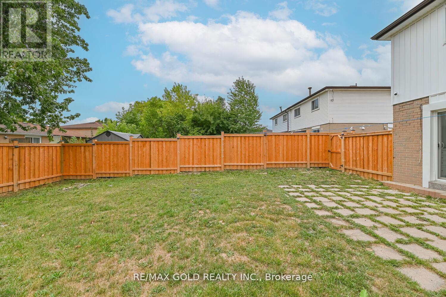 81 Drake Boulevard, Brampton, Ontario  L6T 3L2 - Photo 31 - W12413594