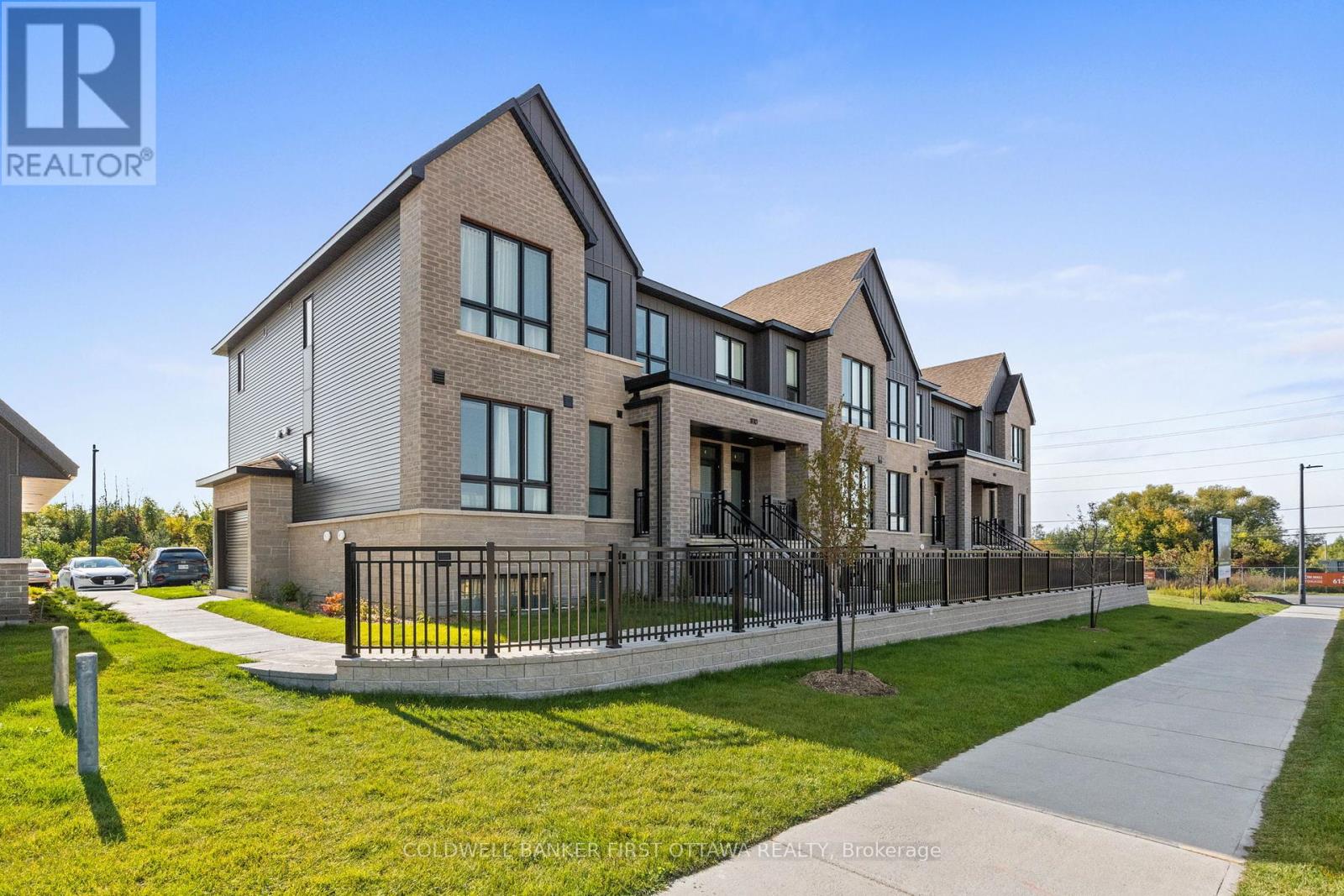 D - 810 Roger Griffiths Avenue, Ottawa, Ontario  K2S 3A9 - Photo 2 - X12413659