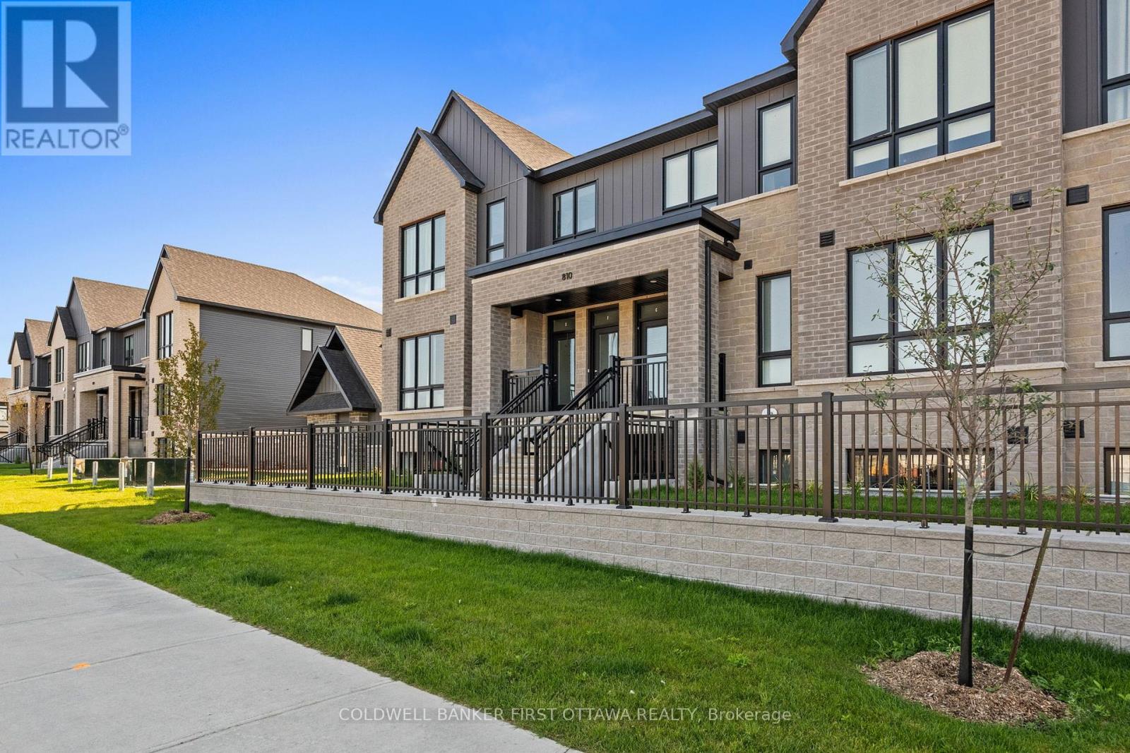 D - 810 Roger Griffiths Avenue, Ottawa, Ontario  K2S 3A9 - Photo 3 - X12413659