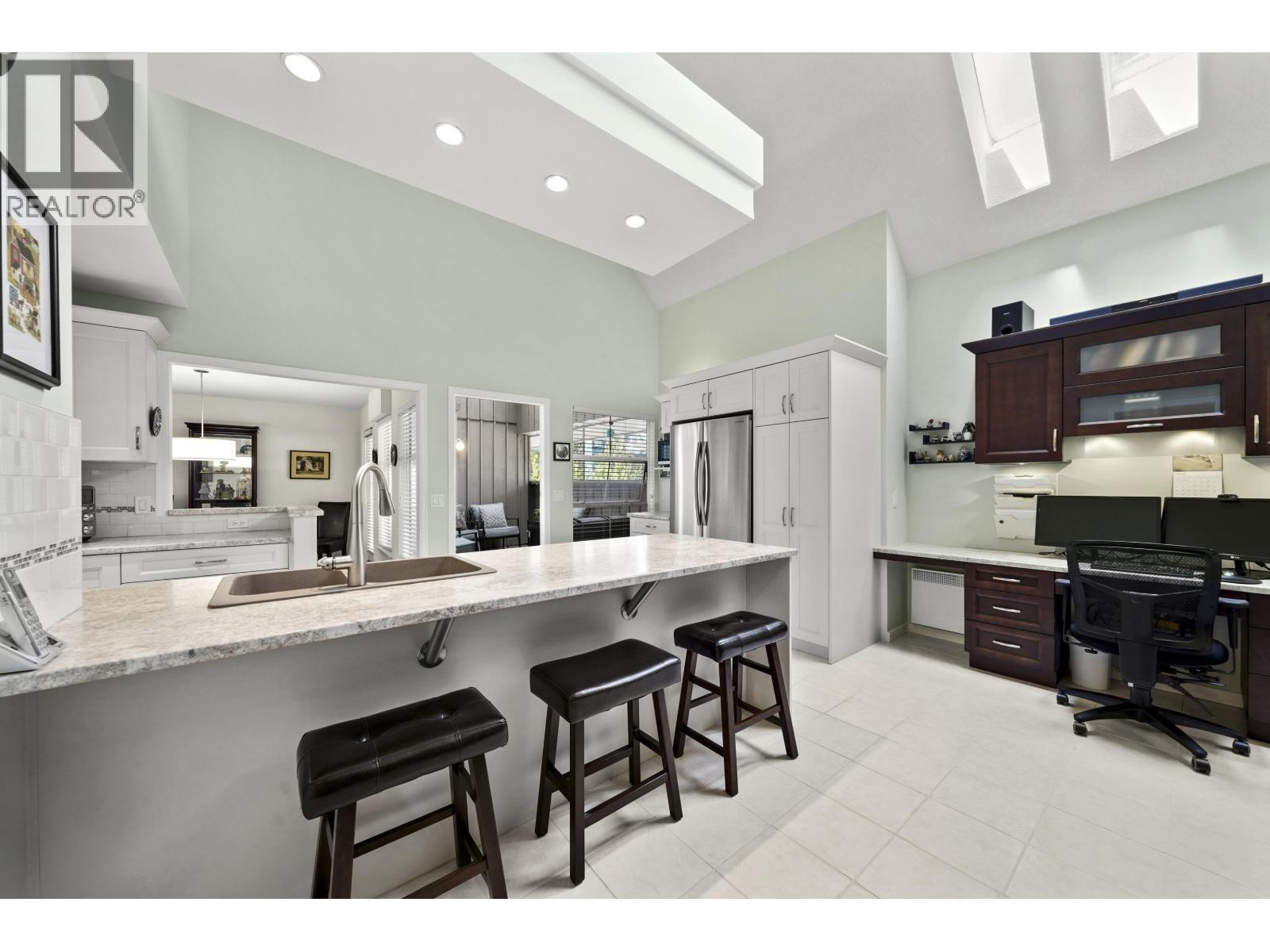 401 1154 Westwood Street, Coquitlam, British Columbia  V3B 7J1 - Photo 9 - R3049755