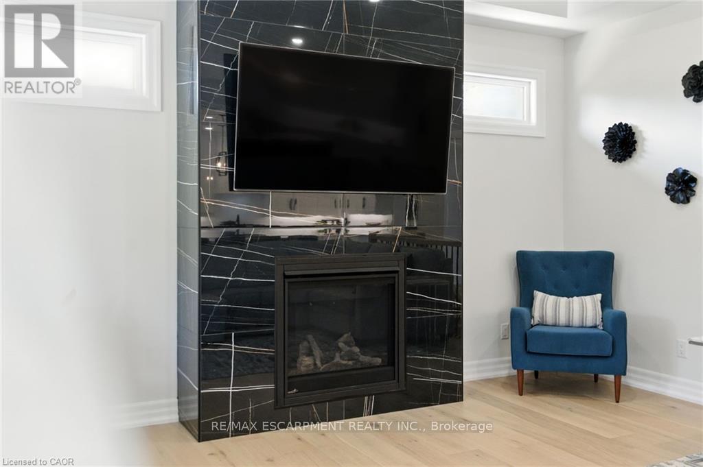 270 Charles Street, Norfolk, Ontario  N0E 1Y0 - Photo 16 - X12413513