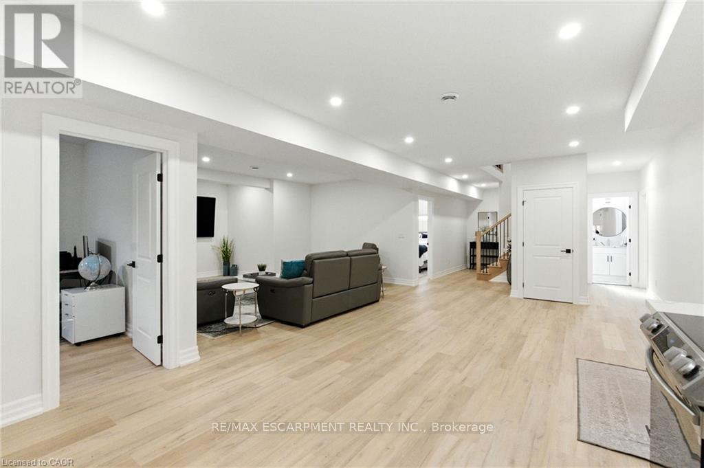 270 Charles Street, Norfolk, Ontario  N0E 1Y0 - Photo 28 - X12413513