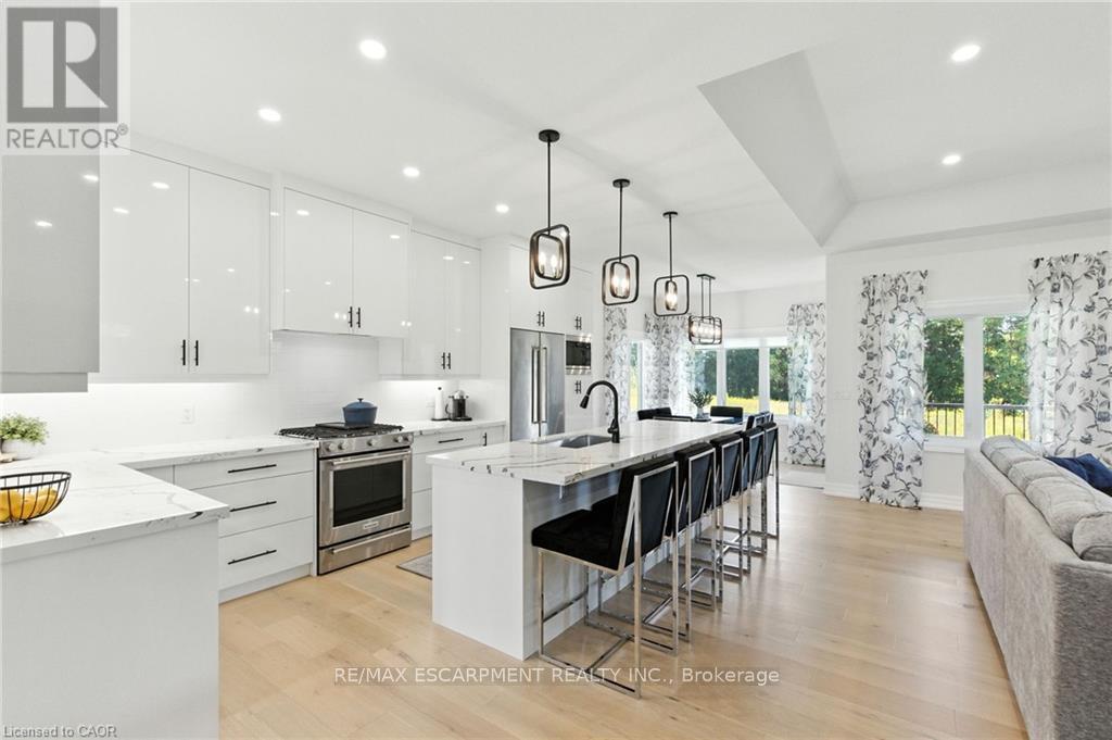 270 Charles Street, Norfolk, Ontario  N0E 1Y0 - Photo 6 - X12413513