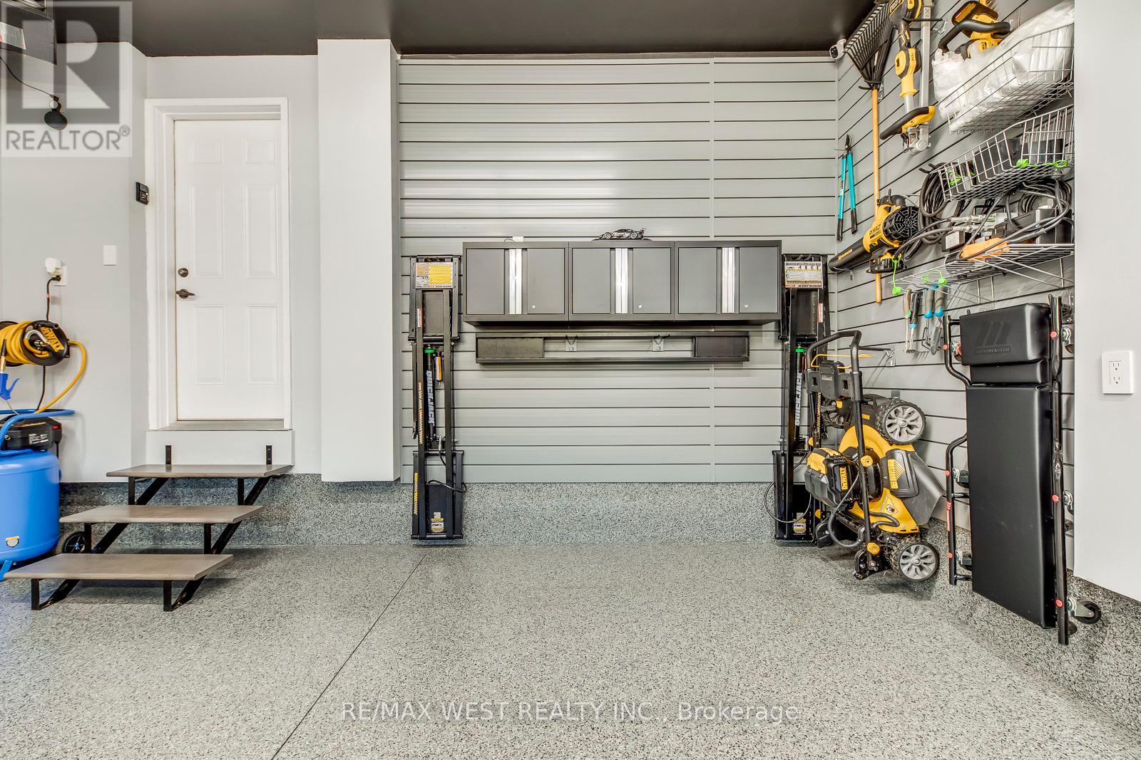 55 Kaufman Drive, Hamilton, Ontario  L0R 1C0 - Photo 36 - X12413529